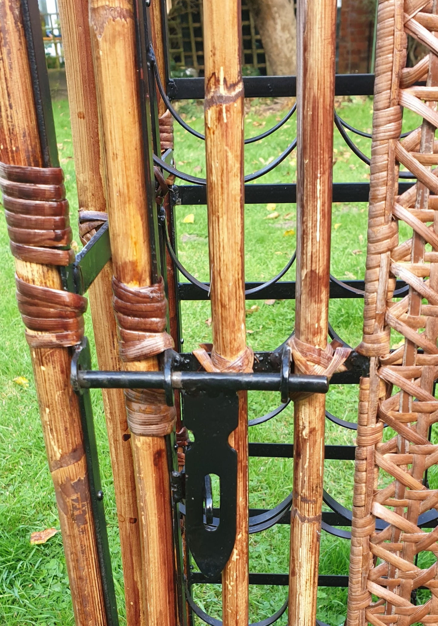 Large bamboo and wicker/rattan wine rack